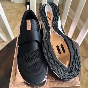 NEW Rose Gold Tiem Slipstream Size 9